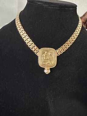 Antiquities Couture 14K Gold Dipped Roman Cameo Pendant Necklace NWT 17"